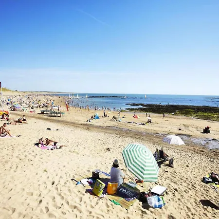 The Blue 300 M From The Sea Saint-Gilles-Croix-de-Vie