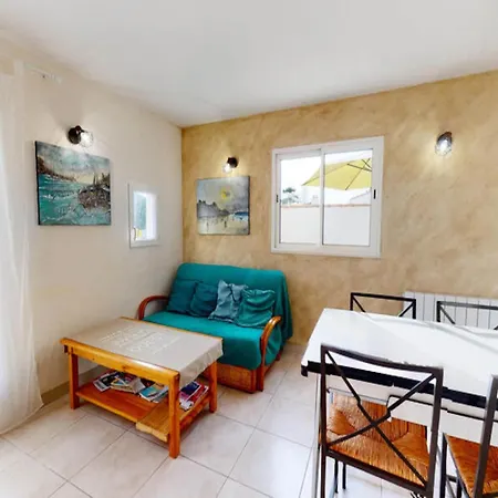 Apartment The Blue 300 M From The Sea Saint-Gilles-Croix-de-Vie